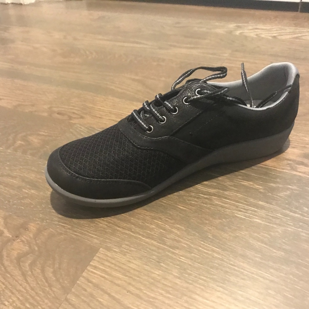 Clarks Cloud Steppers Lace-up Sneakers - NWT!